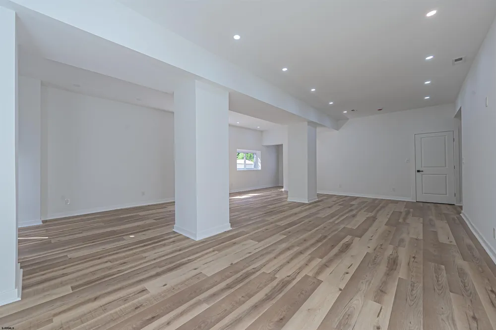 355 PENNY Hamilton Township, NJ 08205