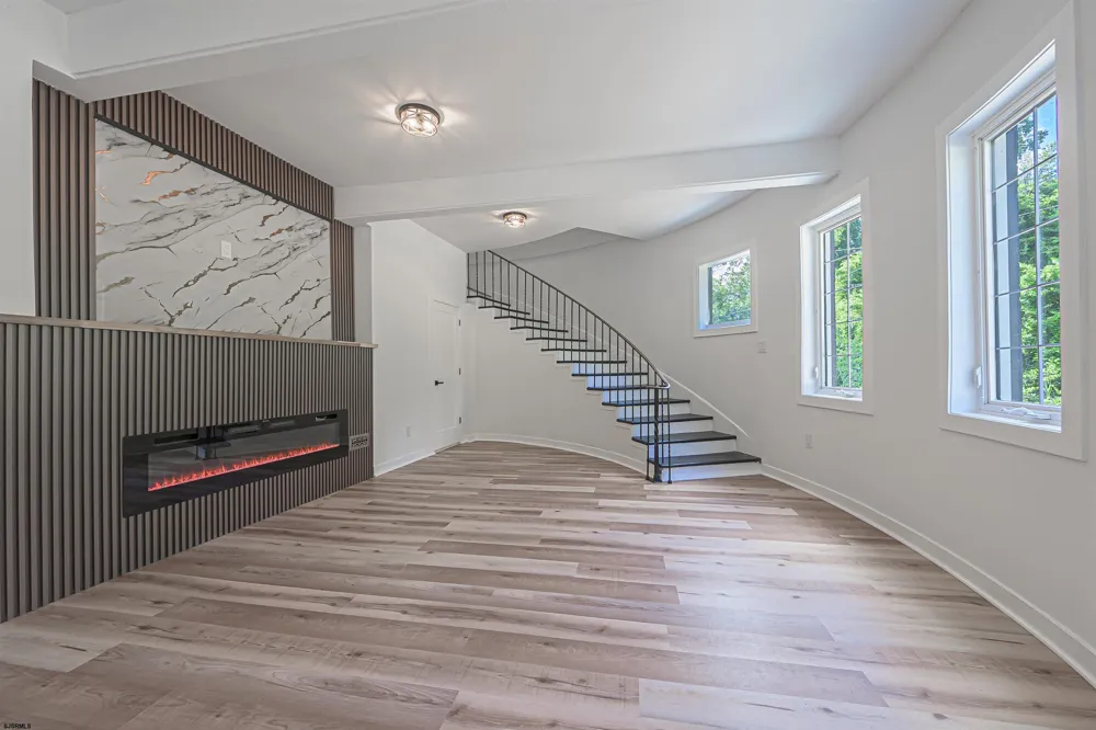355 PENNY Hamilton Township, NJ 08205