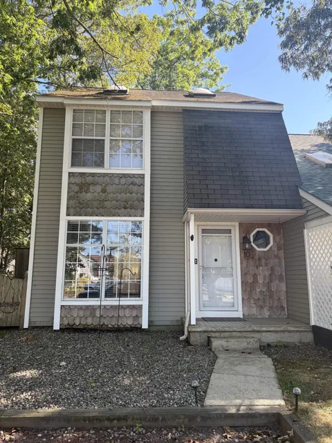 10 Cedar Ct