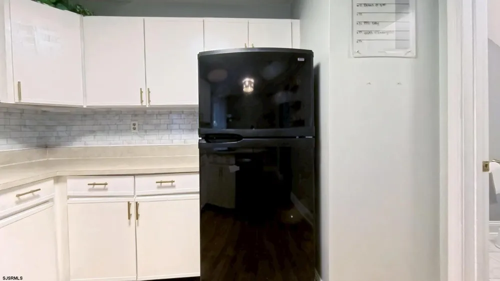 10 Cedar Ct Somers Point, NJ 08244