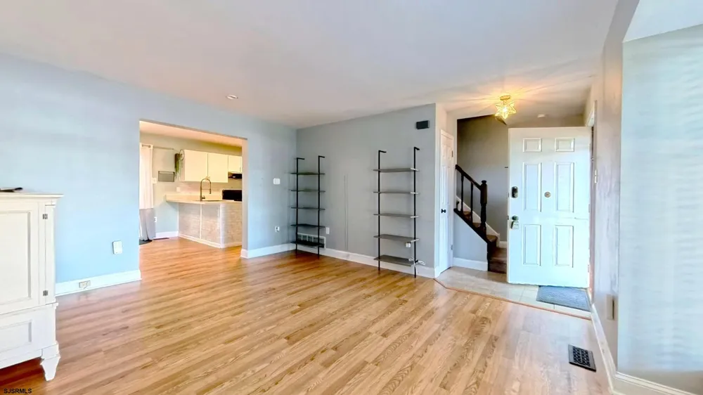 10 Cedar Ct Somers Point, NJ 08244
