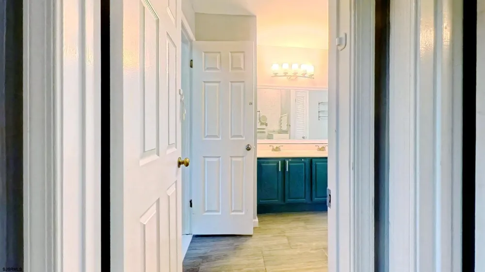 10 Cedar Ct Somers Point, NJ 08244