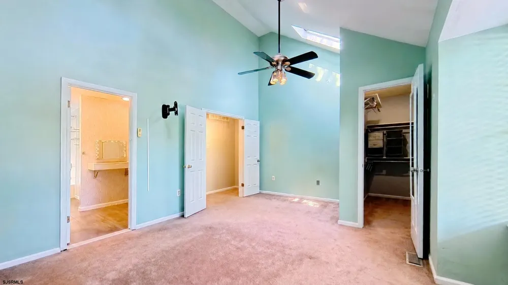10 Cedar Ct Somers Point, NJ 08244