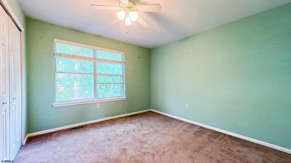 10 Cedar Ct Somers Point, NJ 08244