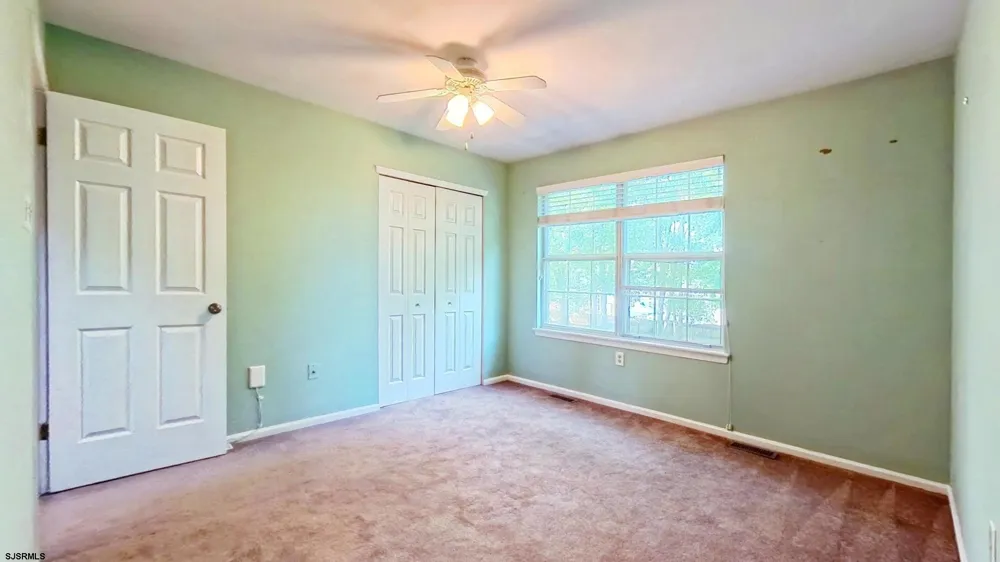 10 Cedar Ct Somers Point, NJ 08244