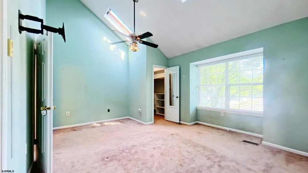 10 Cedar Ct Somers Point, NJ 08244