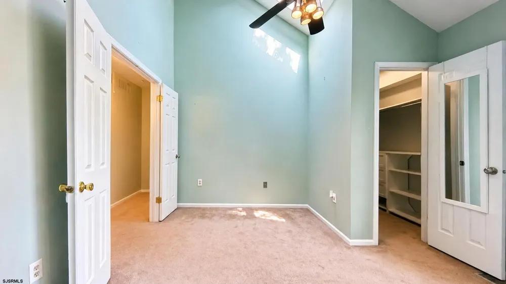 10 Cedar Ct Somers Point, NJ 08244