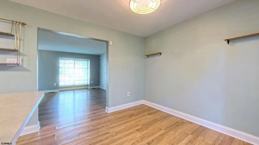 10 Cedar Ct Somers Point, NJ 08244