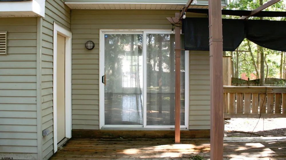 10 Cedar Ct Somers Point, NJ 08244
