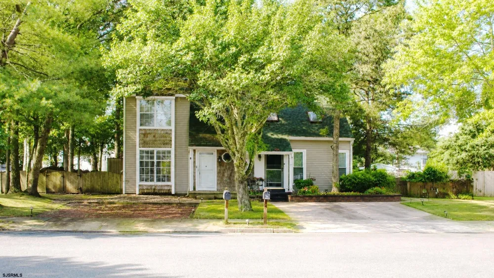 10 Cedar Ct Somers Point, NJ 08244