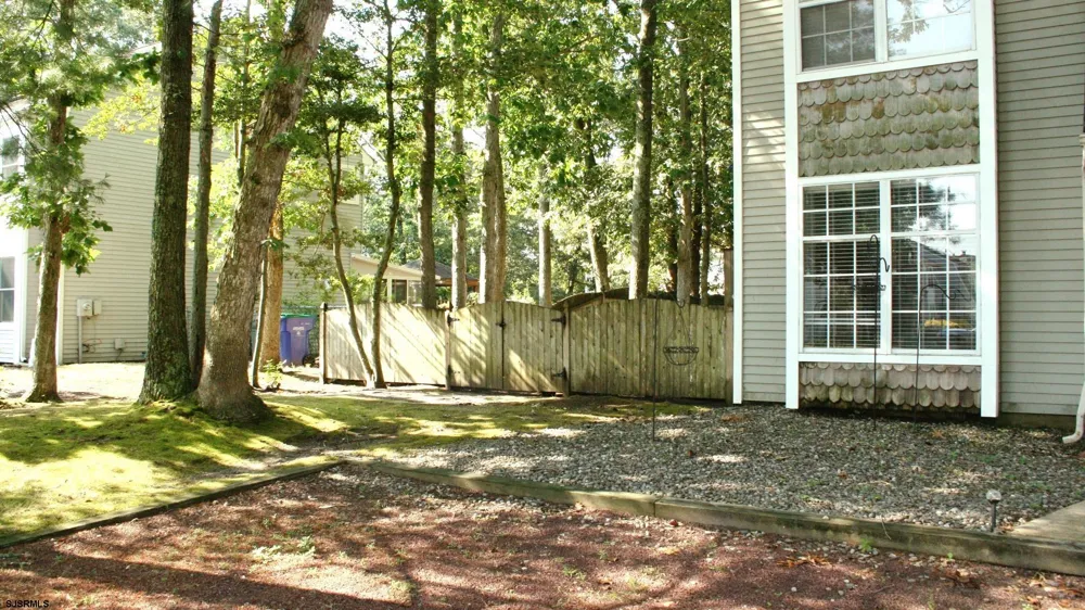 10 Cedar Ct Somers Point, NJ 08244