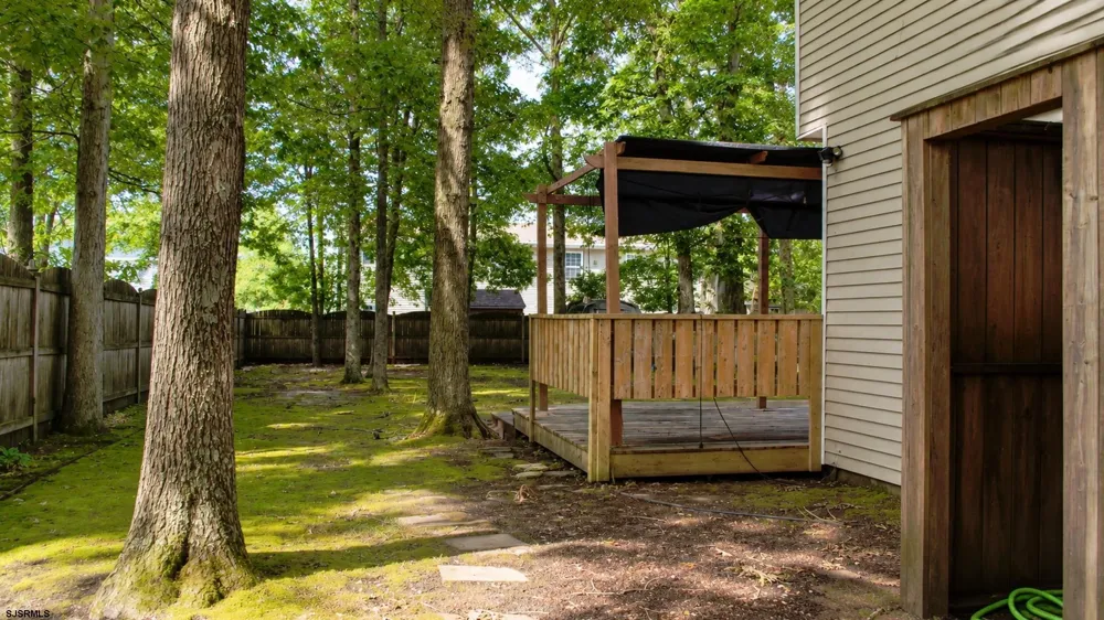 10 Cedar Ct Somers Point, NJ 08244