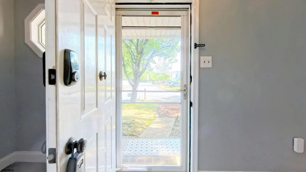 10 Cedar Ct Somers Point, NJ 08244