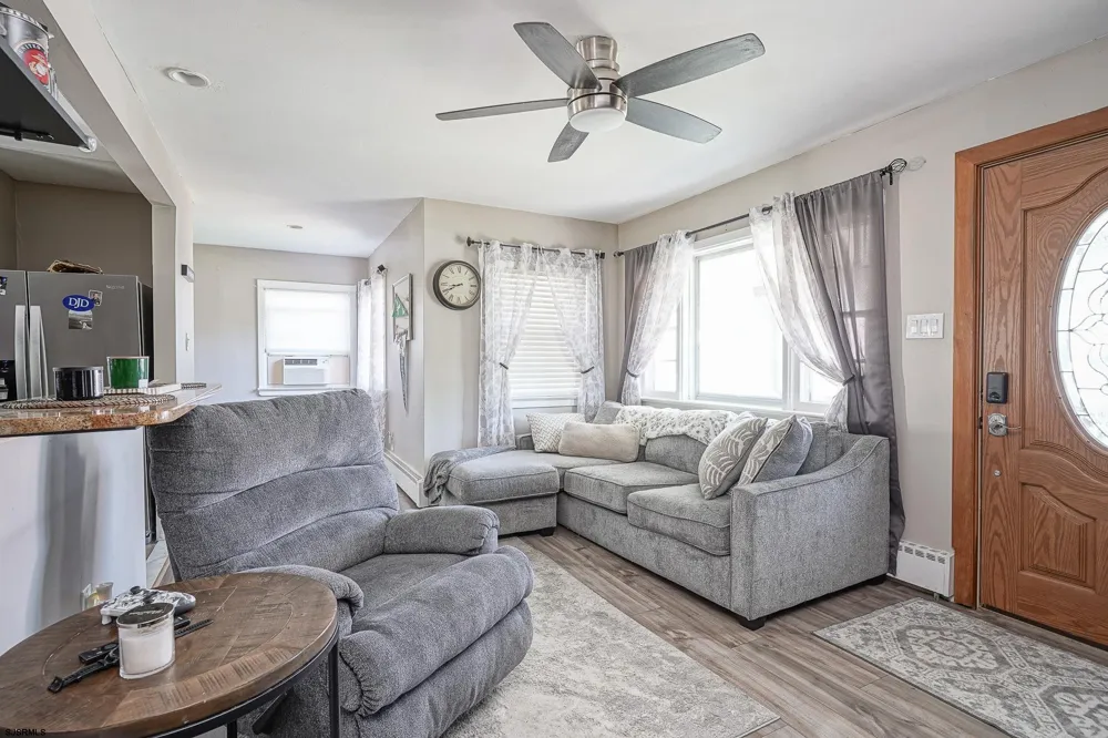 317 Pine Street Absecon, NJ 08201