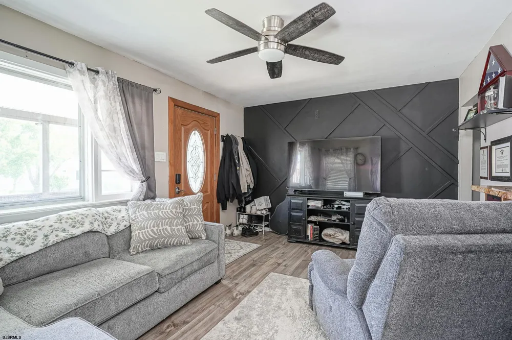 317 Pine Street Absecon, NJ 08201