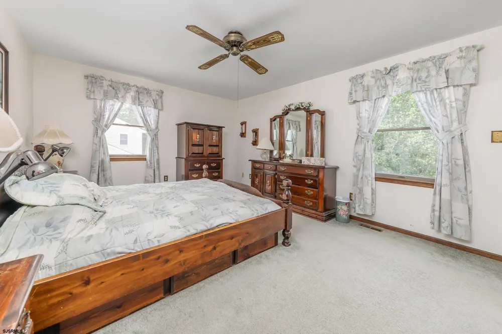 75 LAKESHORE Dr Hammonton, NJ 08037
