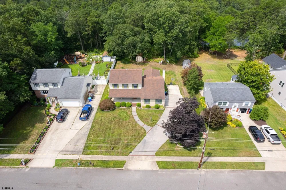 75 LAKESHORE Dr Hammonton, NJ 08037