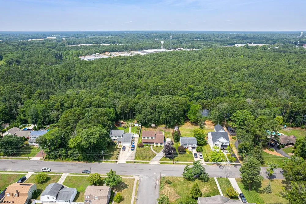 75 LAKESHORE Dr Hammonton, NJ 08037