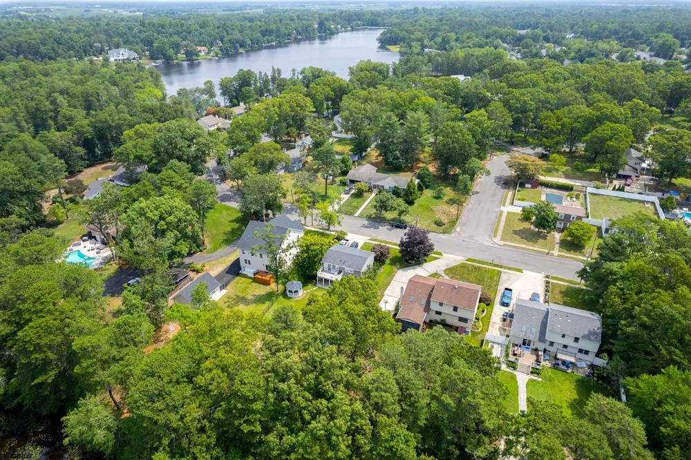 75 LAKESHORE Dr Hammonton, NJ 08037