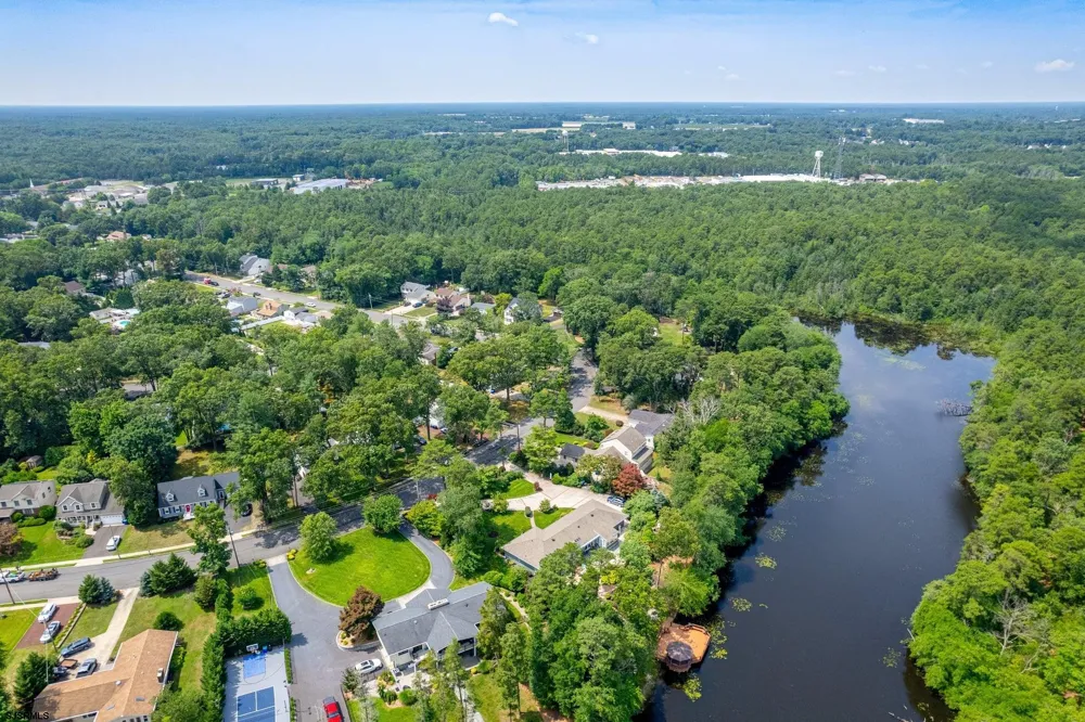 75 LAKESHORE Dr Hammonton, NJ 08037