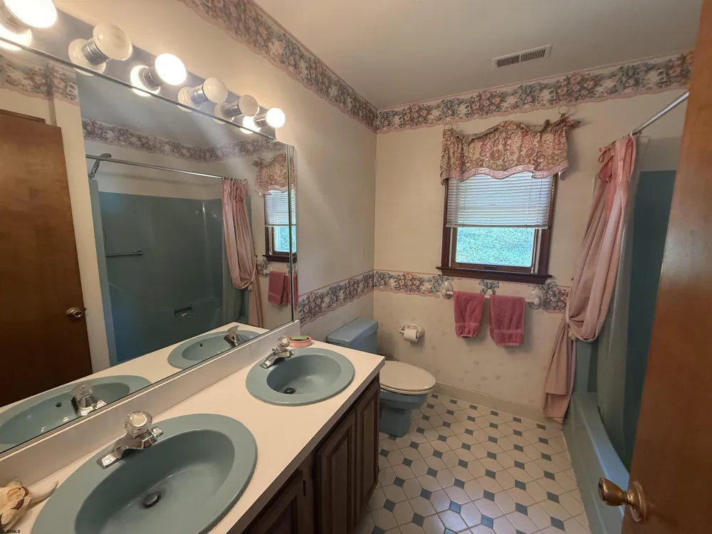 34 Arrowhead Trail Ocean View, NJ 08230