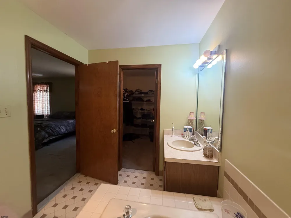 34 Arrowhead Trail Ocean View, NJ 08230