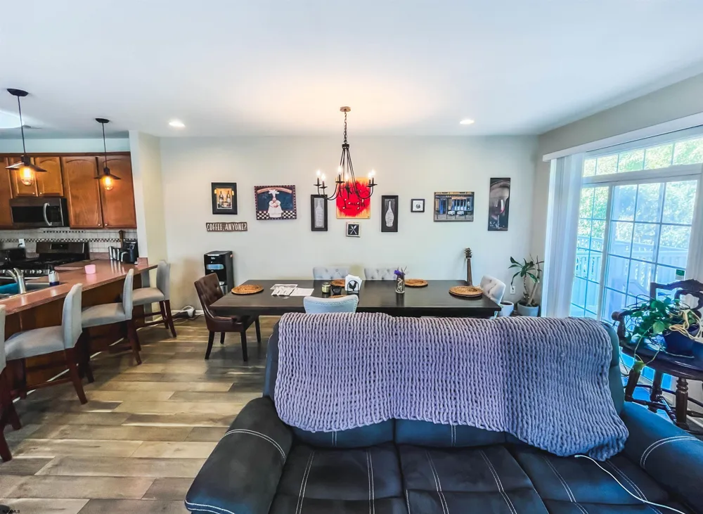 40 Meadow Cir Hamilton Township, NJ 08330