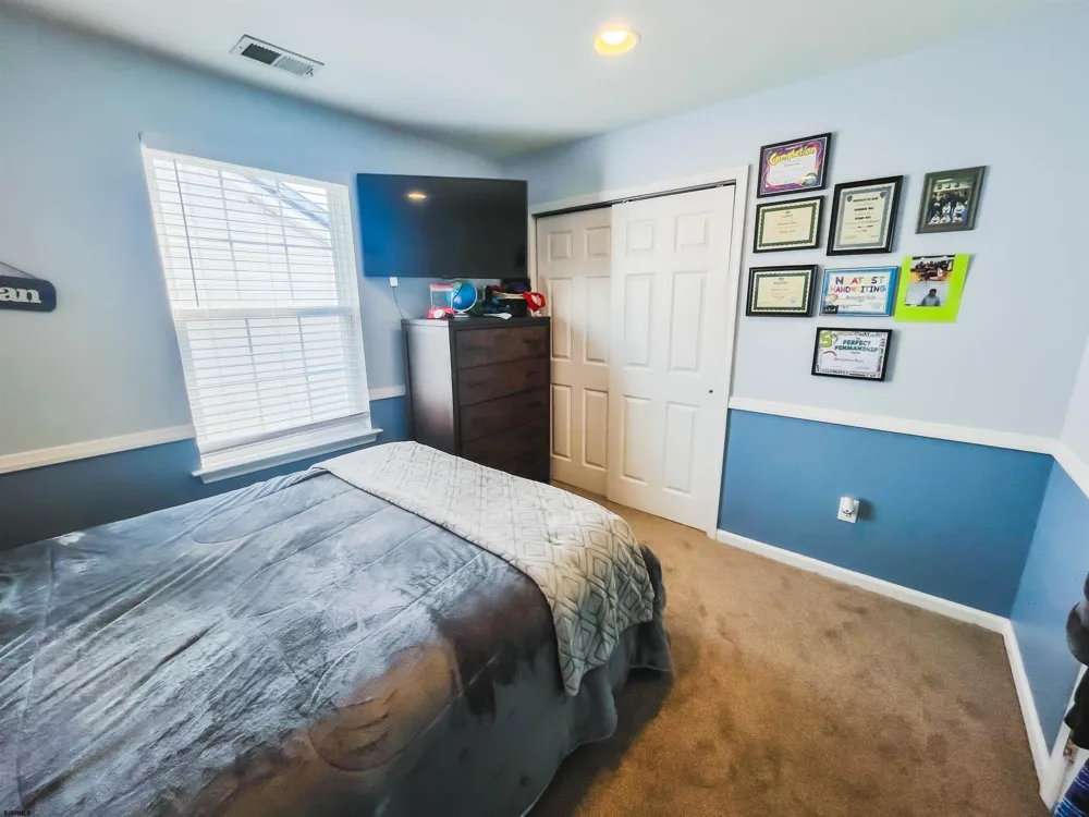 40 Meadow Cir Hamilton Township, NJ 08330