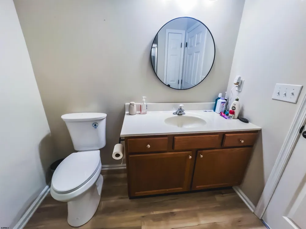 40 Meadow Cir Hamilton Township, NJ 08330