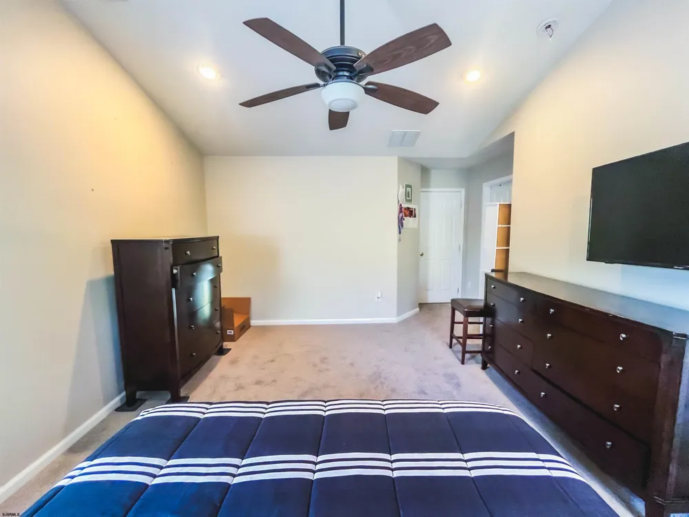 40 Meadow Cir Hamilton Township, NJ 08330