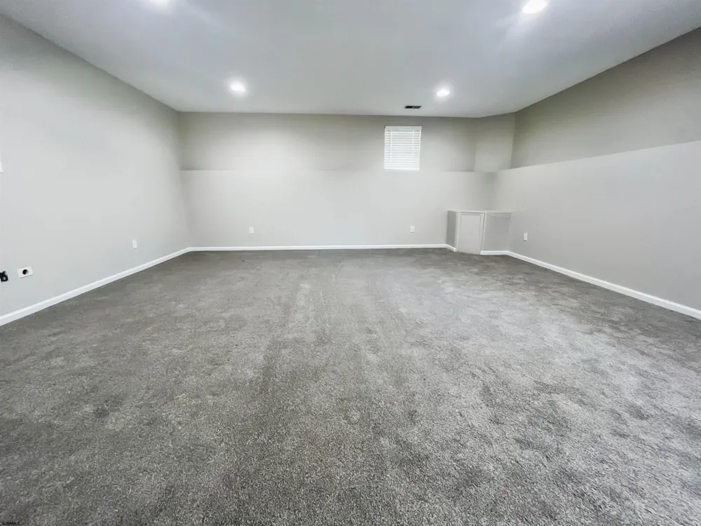 40 Meadow Cir Hamilton Township, NJ 08330