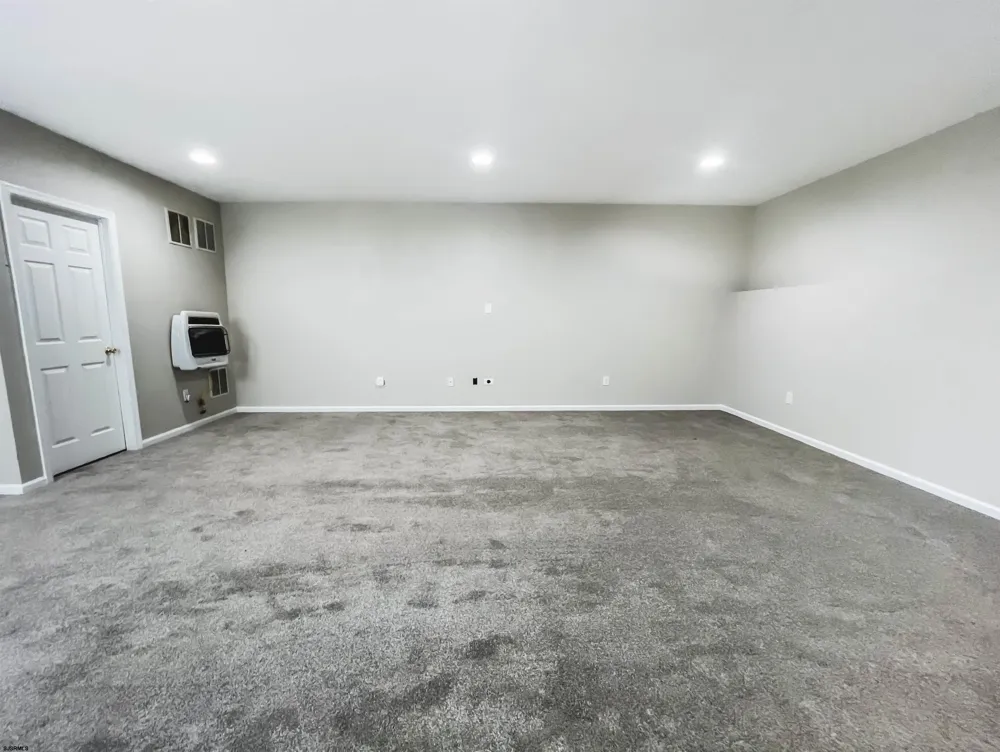 40 Meadow Cir Hamilton Township, NJ 08330