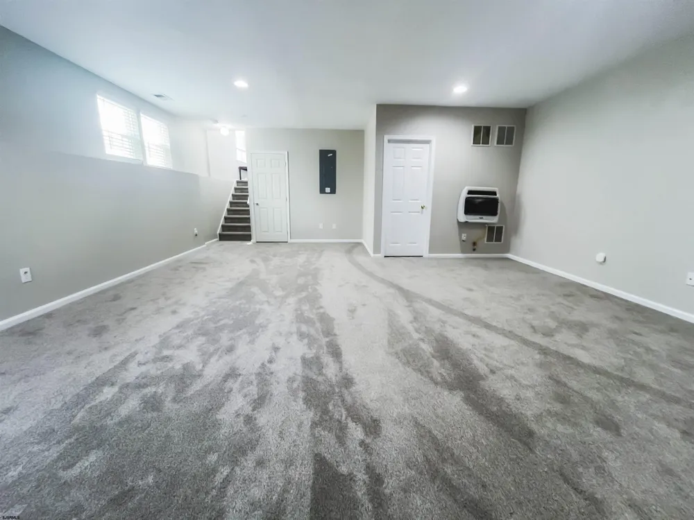 40 Meadow Cir Hamilton Township, NJ 08330