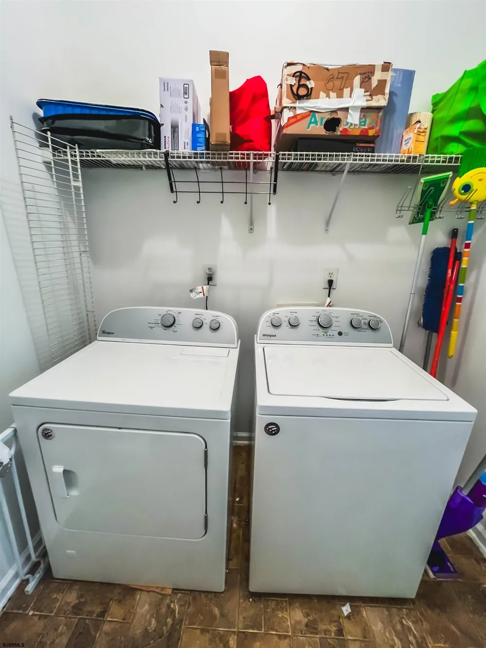 40 Meadow Cir Hamilton Township, NJ 08330