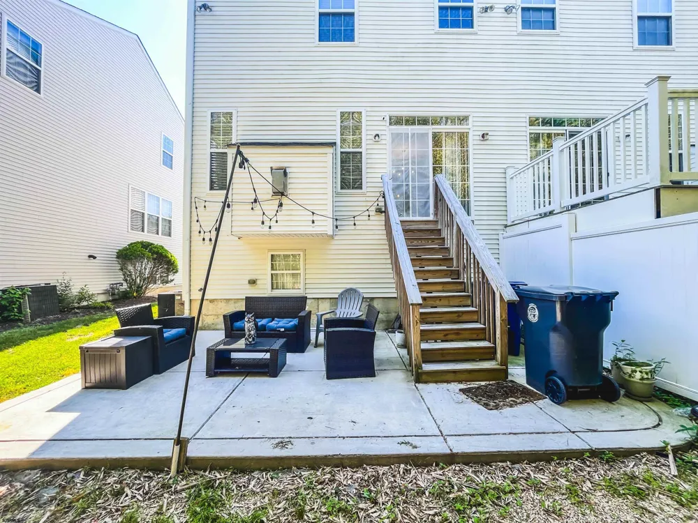 40 Meadow Cir Hamilton Township, NJ 08330