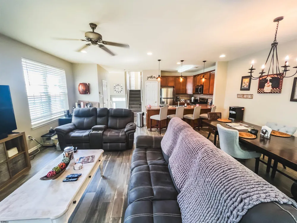 40 Meadow Cir Hamilton Township, NJ 08330