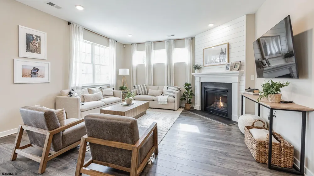 221 Huntington Dr Egg Harbor Township, NJ 08234