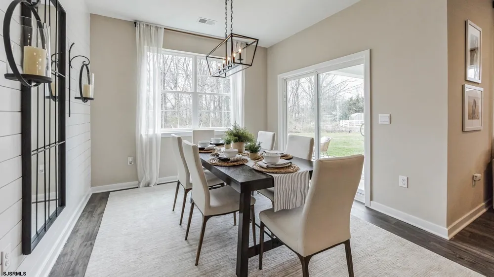 221 Huntington Dr Egg Harbor Township, NJ 08234
