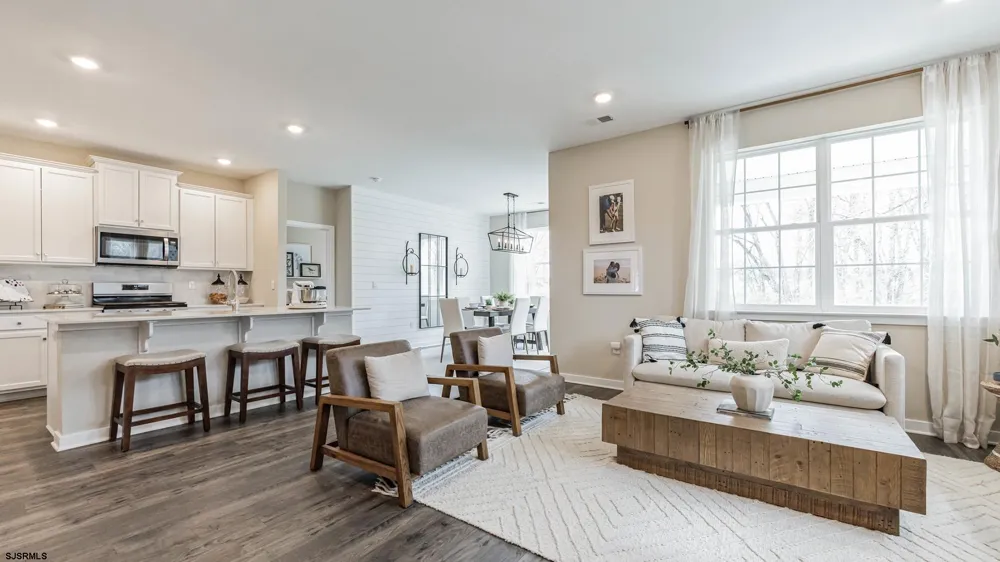 221 Huntington Dr Egg Harbor Township, NJ 08234
