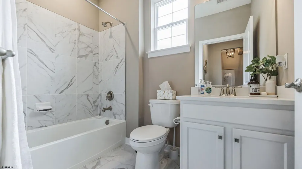 221 Huntington Dr Egg Harbor Township, NJ 08234