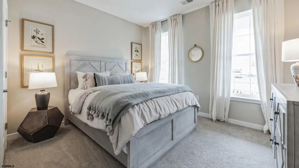 221 Huntington Dr Egg Harbor Township, NJ 08234