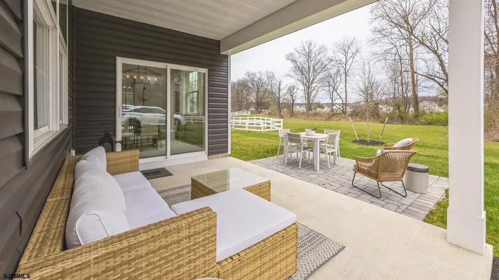 221 Huntington Dr Egg Harbor Township, NJ 08234