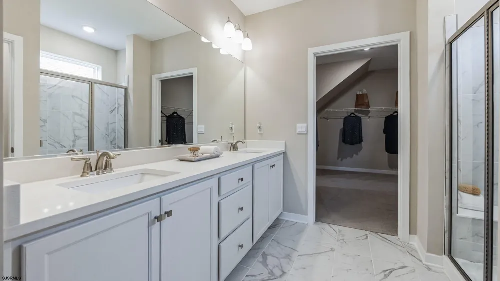 221 Huntington Dr Egg Harbor Township, NJ 08234