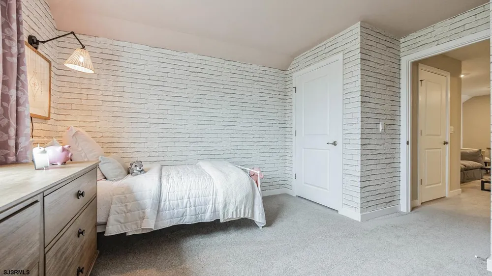 221 Huntington Dr Egg Harbor Township, NJ 08234