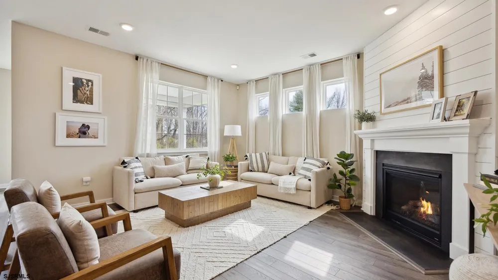 221 Huntington Dr Egg Harbor Township, NJ 08234