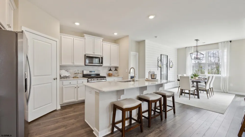 221 Huntington Dr Egg Harbor Township, NJ 08234