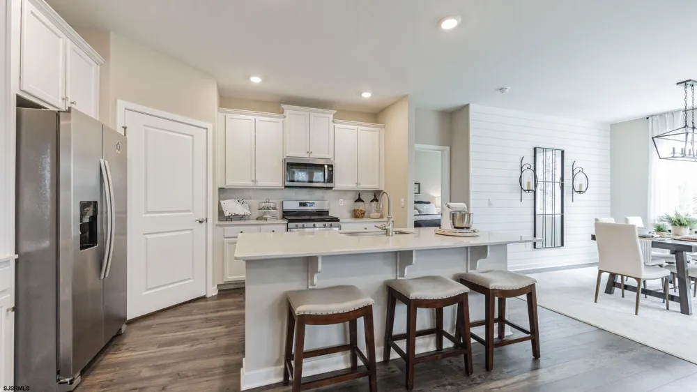221 Huntington Dr Egg Harbor Township, NJ 08234