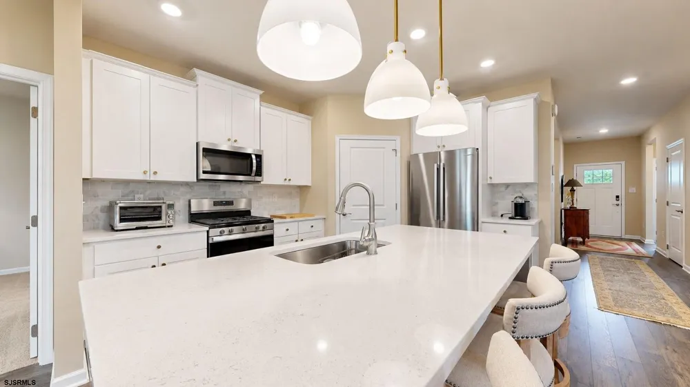 138 Laquinta Drive Egg Harbor Township, NJ 08234