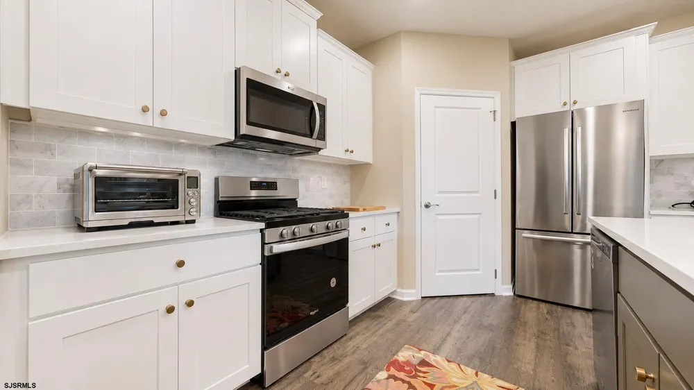 138 Laquinta Drive Egg Harbor Township, NJ 08234