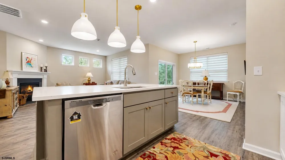 138 Laquinta Drive Egg Harbor Township, NJ 08234